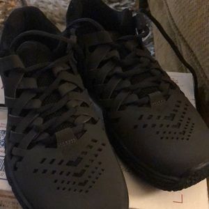 Nike men’s Fngertrap size 8..black